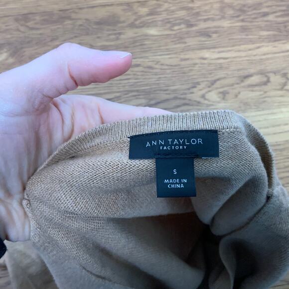 Ann Taylor Factory Tan V-Neck Sweater - Picture 6 of 7